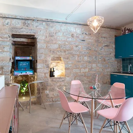 Cornelia Cave * Spello
