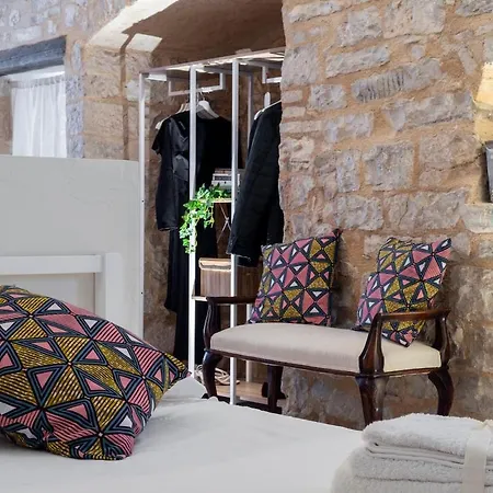 Cornelia Cave Apartment *