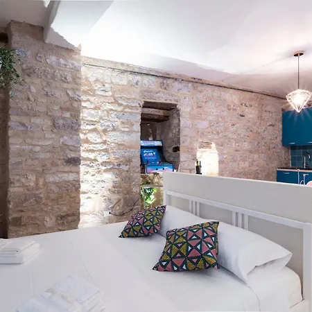 Cornelia Cave Appartement *