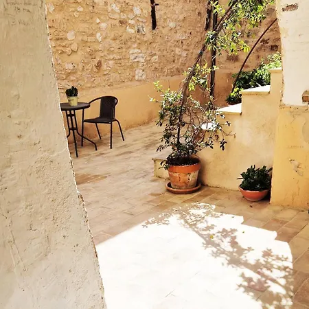 Apartment Cornelia Cave